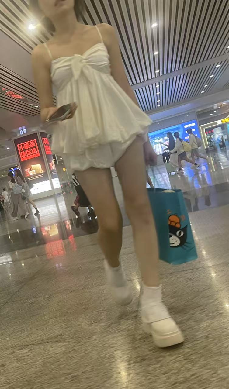 贵在真实，内裤勒进屁股肉[14P]