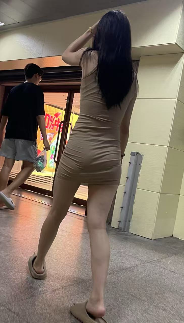 贵在真实，内裤勒进屁股肉[14P]