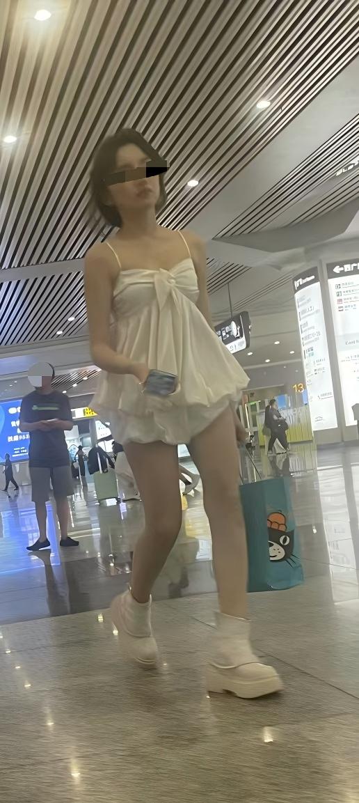 贵在真实，内裤勒进屁股肉[14P]