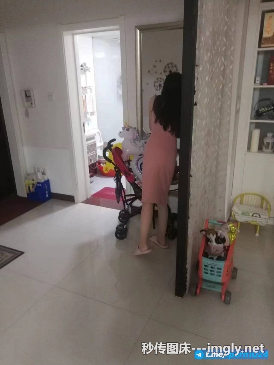 我说那你得苦练3P|老婆说是的你满足不了我|我说你一个当老师的怎么这么骚[15P]